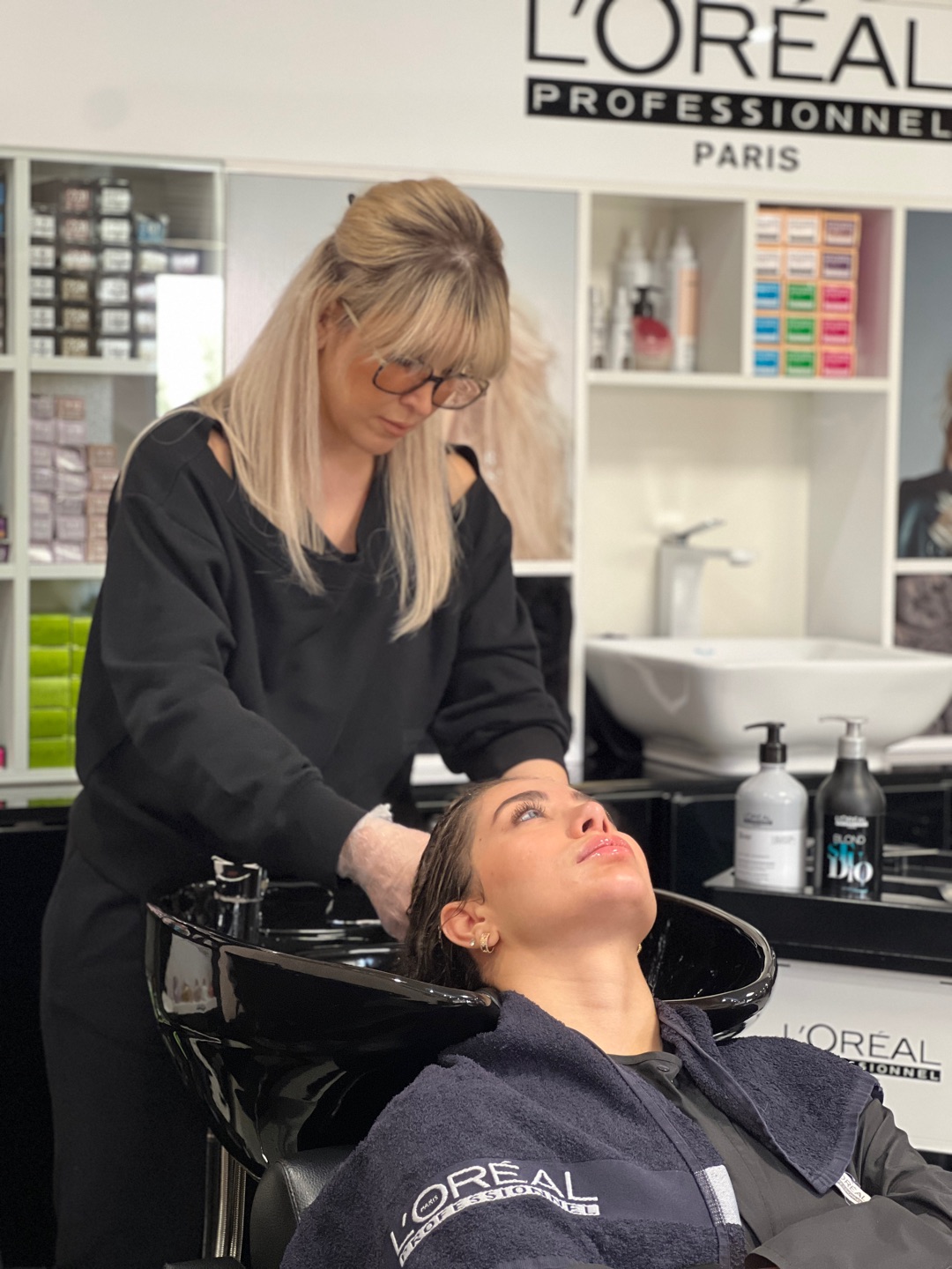 Oscar Beauty Salon - رنگ و لایت مو